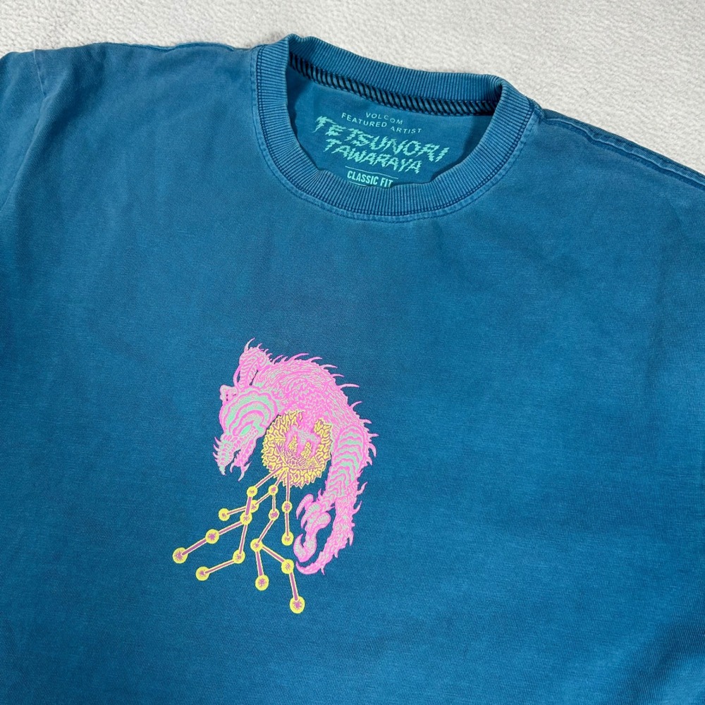 Volcom‎ Tetsunori Tawaraya Embrace The Strange Graphic T-Shirt Mens Medium Blue